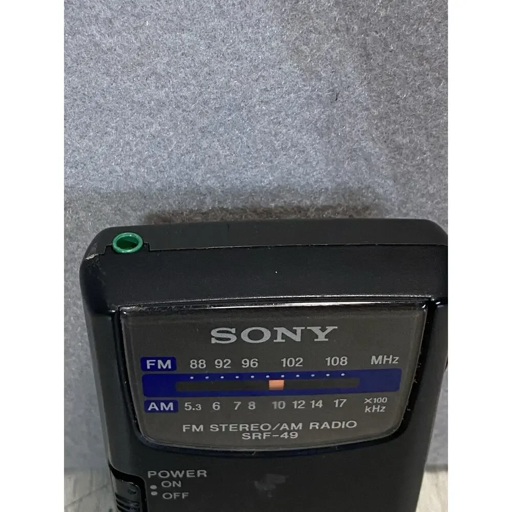 Vintage Sony Walkman SRF-49 FM/AM Stereo Radio w/Belt Clip Tested Works